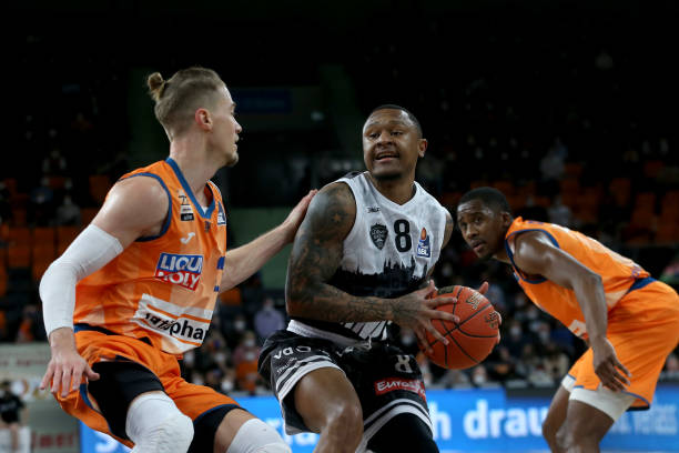 供了现实的 供了现实的