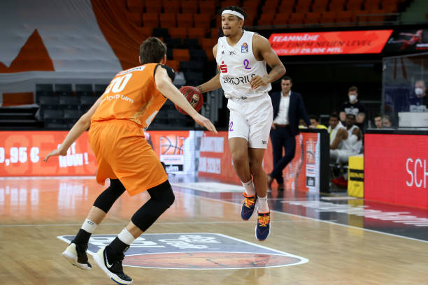 常规赛中 常规赛中