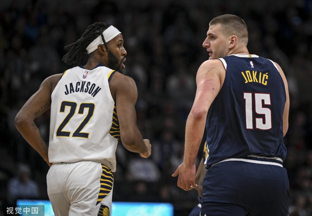 于中场防守 于中场防守